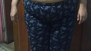 Hot aunty shaking big boobs while exercising