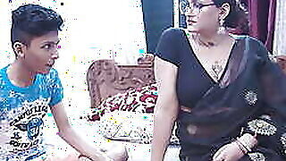 Seduce aunty showing pussy