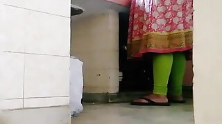 Dost ki maa ki gaand kitchen me